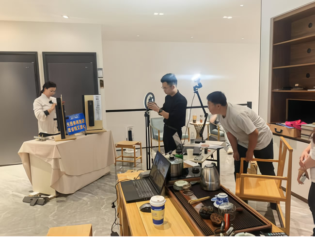 王力门业 | 震惊！昆明经销商孟冬冬：9天抖音直播增收3.6万的逆袭密码